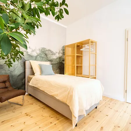 Mitten Im Kreuzberger Kiezleben - Geräumig&charmant - 3 Sz Auf 140qm Apartment *