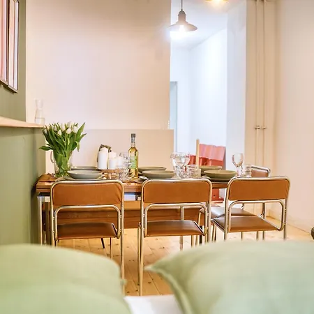 Apartment Mitten Im Kreuzberger Kiezleben - Geräumig&charmant - 3 Sz Auf 140qm *