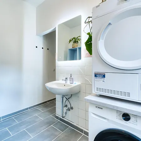 Apartment Mitten Im Kreuzberger Kiezleben - Geräumig&charmant - 3 Sz Auf 140qm *