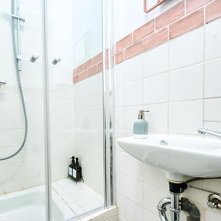 Apartment Mitten Im Kreuzberger Kiezleben - Geräumig&charmant - 3 Sz Auf 140qm Berlin