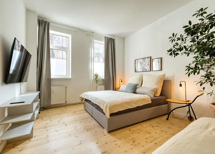 Mitten Im Kreuzberger Kiezleben - Geraeumig & - 3 Sz Auf 140qm Berlin