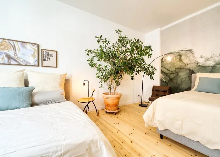 Mitten Im Kreuzberger Kiezleben - Geraeumig & - 3 Sz Auf 140qm Berlín