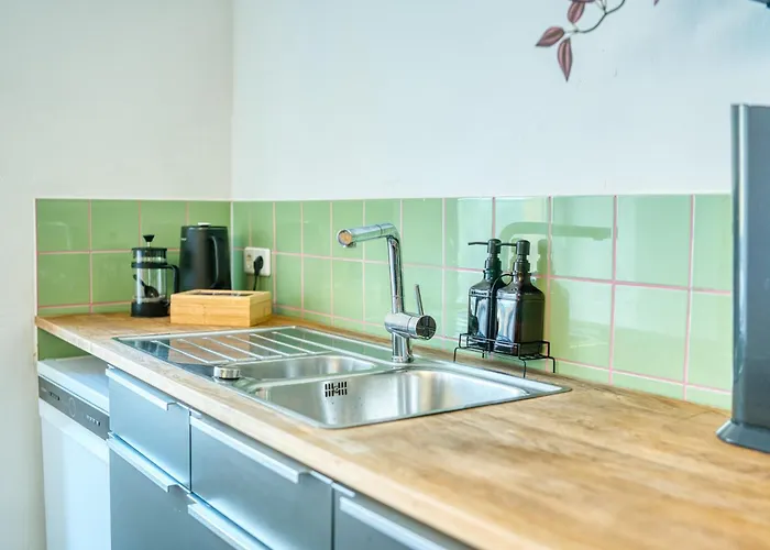 Mitten Im Kreuzberger Kiezleben - Geraeumig & - 3 Sz Auf 140qm *